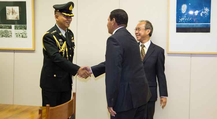 Presidente em Exercício, Hamilton Mourão durante Audiência com Surasak Suparat, Embaixador da Tailândia no Brasil