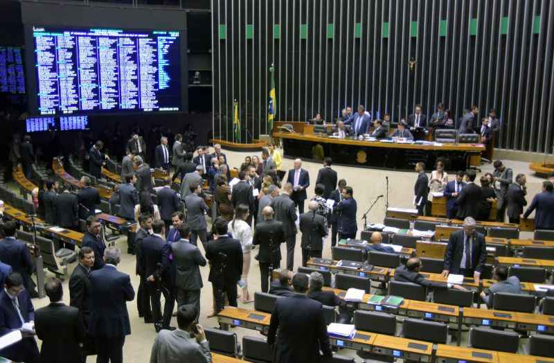 Ao todo, 505 deputados receberam o benefício, o que totalizou R$ 17 milhões em despesa