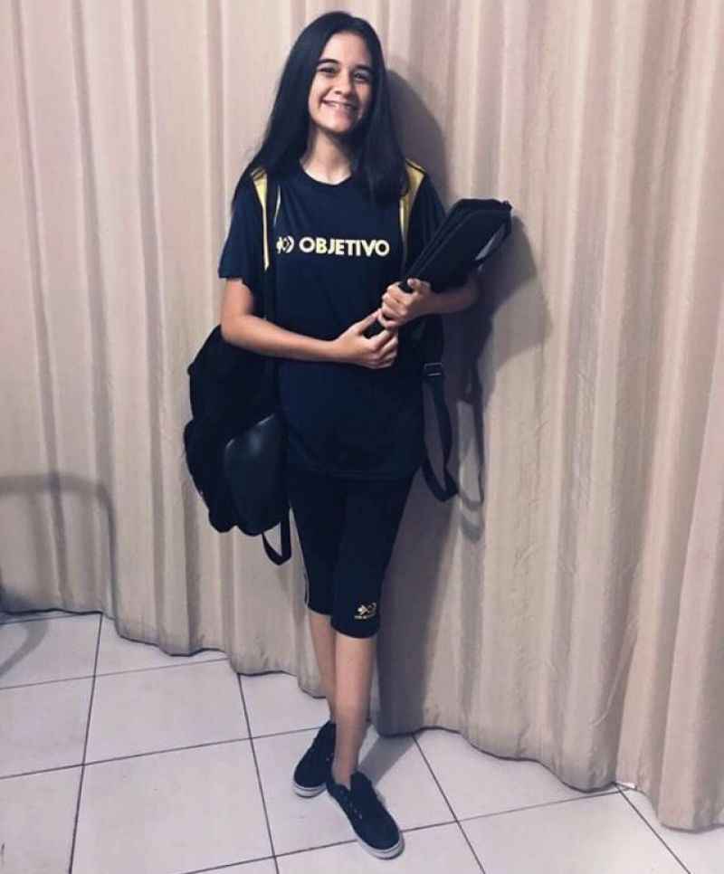 Sara começa a estudar em uma nova escola hoje: expectativas