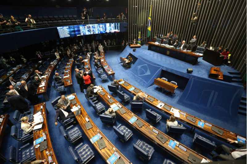 A proposta foi feita por sete senadores que tem intenção de disputar o comando da Casa