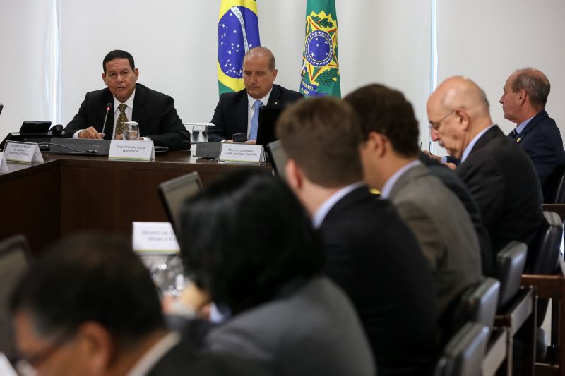 Mourão durante reunião ministerial realizada esta semana: protagonismo do vice divide opiniões dentro do governo