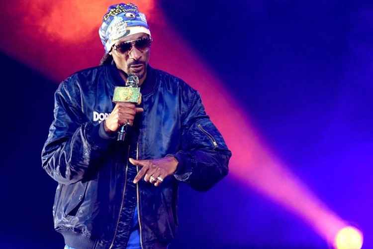 Snoop Dogg confirma parceria com Anitta