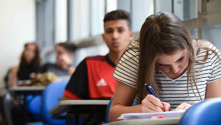 Estudantes devem prestar atenção nos prazos