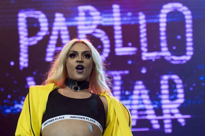 Na Victoria Haus, a cantora Pabllo Vittar é o nome escolhido para comandar a festa na sexta-feira