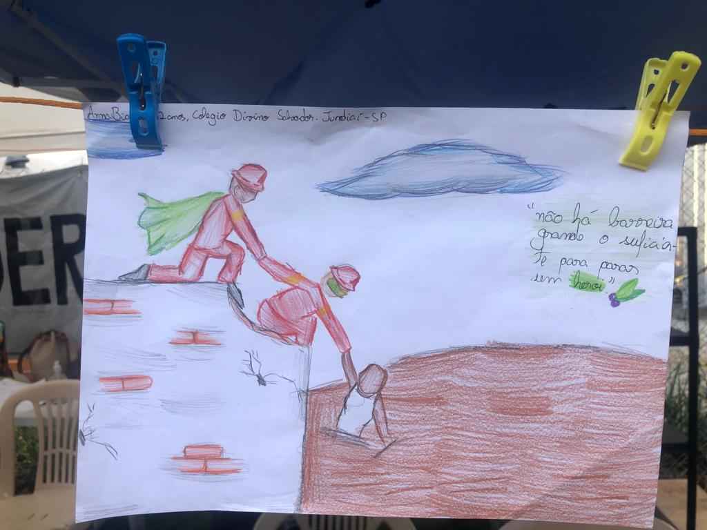 Desenhos de crianças da região mineira incentivavam os bombeiros