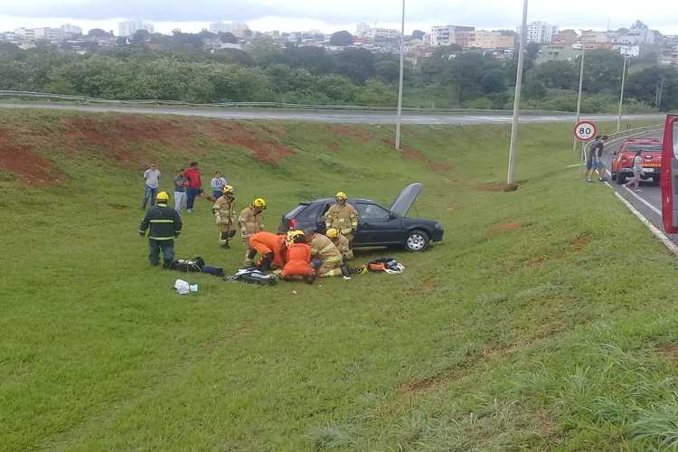 O Corpo de Bombeiros tentou reanimar a vítima, mas o homem morreu no local