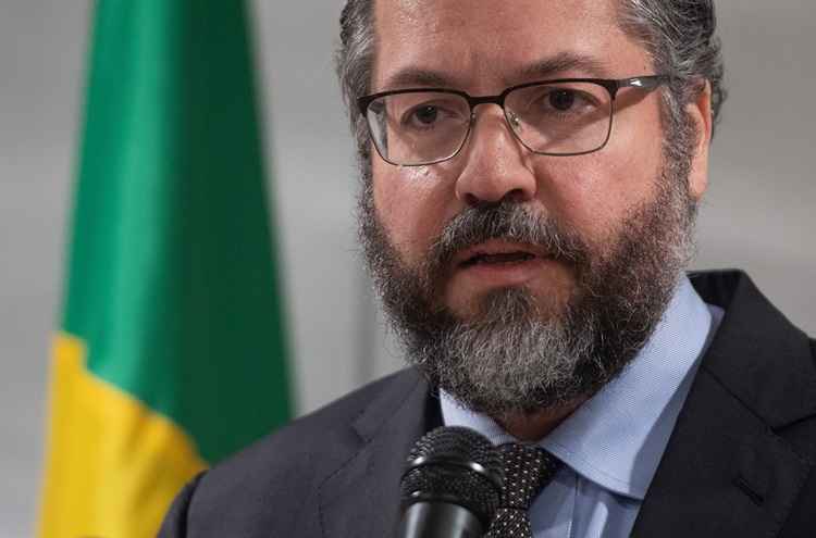 Diplomacia segue com apoio irreversível à libertação da Venezuela, diz Araújo