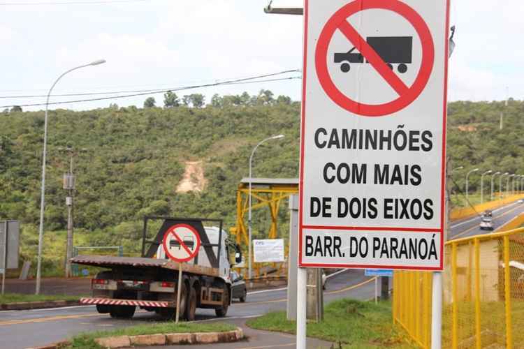 DER proíbe caminhões de passar sobre Barragem do Paranoá