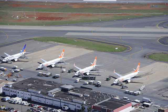 Geraldo Magela/Agencia Senado. Aeroporto de Brasilia já não tem mais combustivel para abastecer aviões.