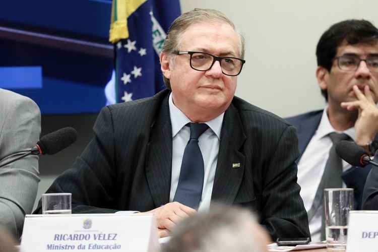 Vélez rebateu a afirmação de Rodrigues de que reuniões não eram realizadas