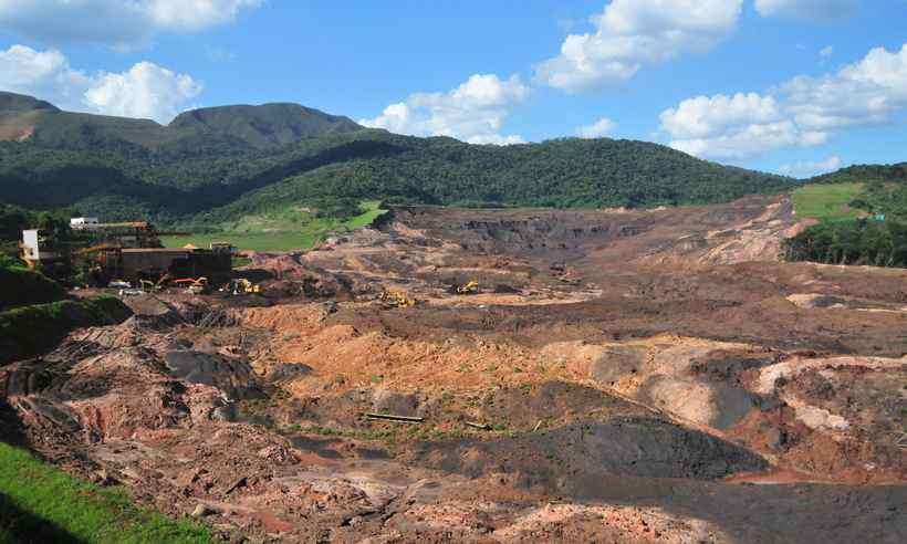 Rompimento da barragem espalhou rastro de destruição pelas comunidades de Córrego do Feijão e Parque da Cachoeira, mas indenizações emergenciais vão contemplar inclusive moradores de condomínios de alto padrão