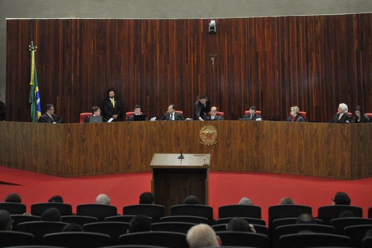 foto de sessão no Tribunal Superior Eleitoral (TSE)