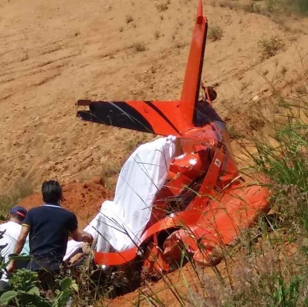 Monomotor bateu em barranco após decolagem