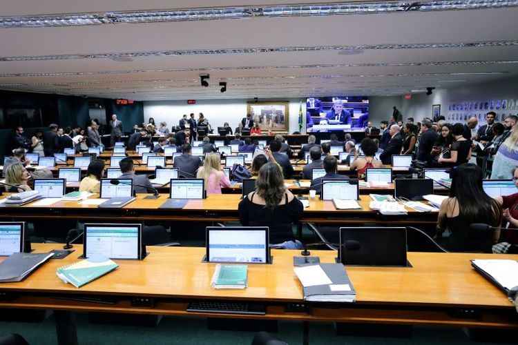 foto da CCJ na câmara, que avaliará reforma da previdência