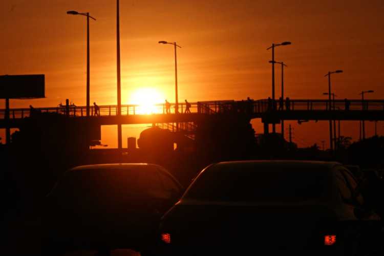 O brasiliense deve se preparar para pancadas de chuvas isoladas ao longo do dia, mesmo assim a temperatura pode chegar a 31ºC