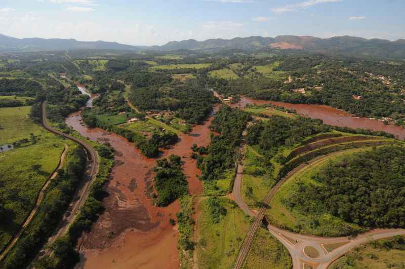 Tragedia de Brumadinho - Rompimento de rejeitos da Barragem 1 da Mina Feijão (Córrego Feijão)