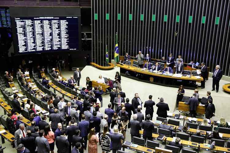 Os parlamentares vão se reunir para elaborar um cronograma de trabalho, estudar o modelo de diferentes estados e divulgá-los, em parceria com o Ministério da Educação