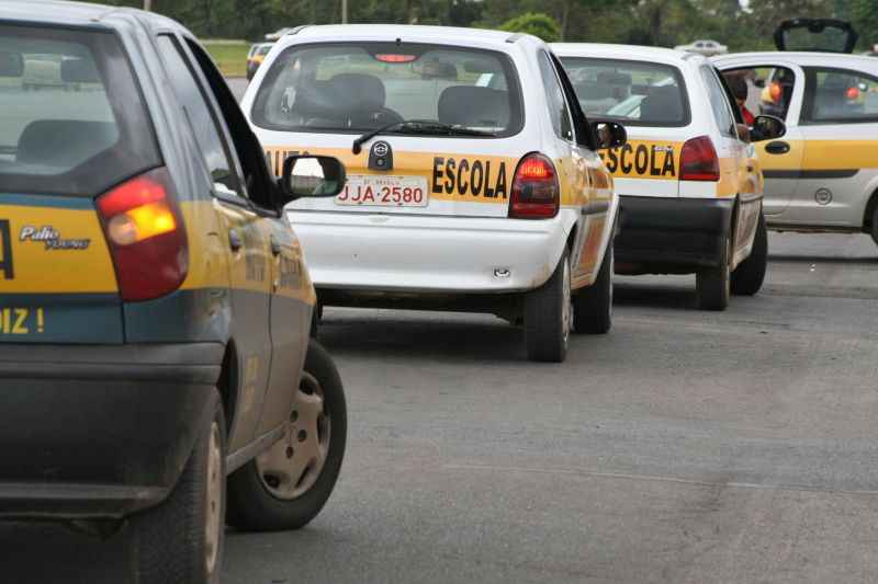 Carros de Auto escola