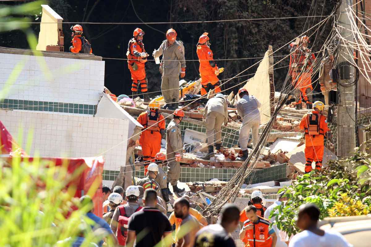 Conforme o Corpo de Bombeiros, há 12 pessoas ainda desaparecidas