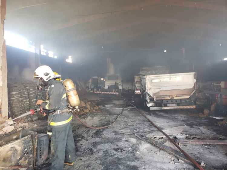 Bombeiros conseguiram controlar as chamas em cerca de 10 minutos