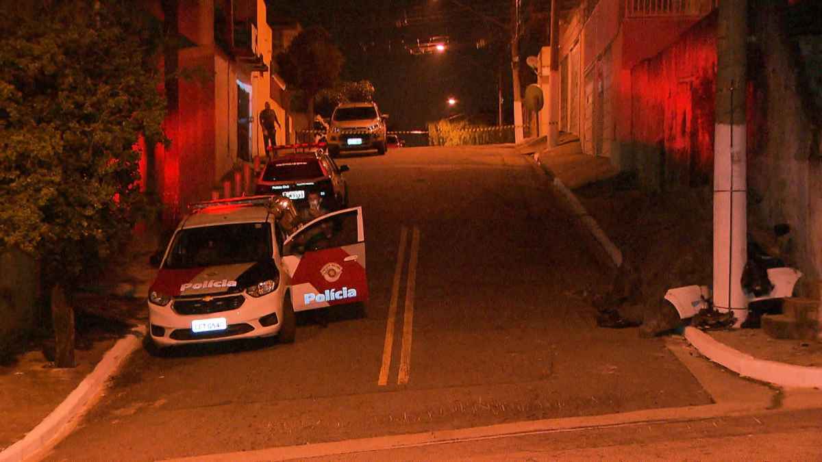 Carro da polícia atropelou mulher e criança durante perseguição no Aricanduva