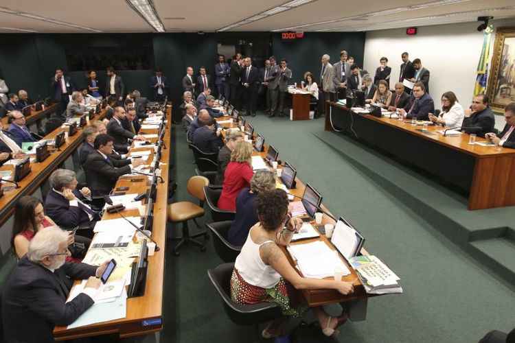 Comissão de Constituição e Justiça (CCJ) da Câmara dos Deputados durante reunião do colegiado destinada a votar o parecer do relator Marcelo Freitas sobre a reforma da Previdência.