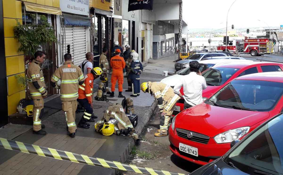 A comercial foi isolada pelos bombeiros