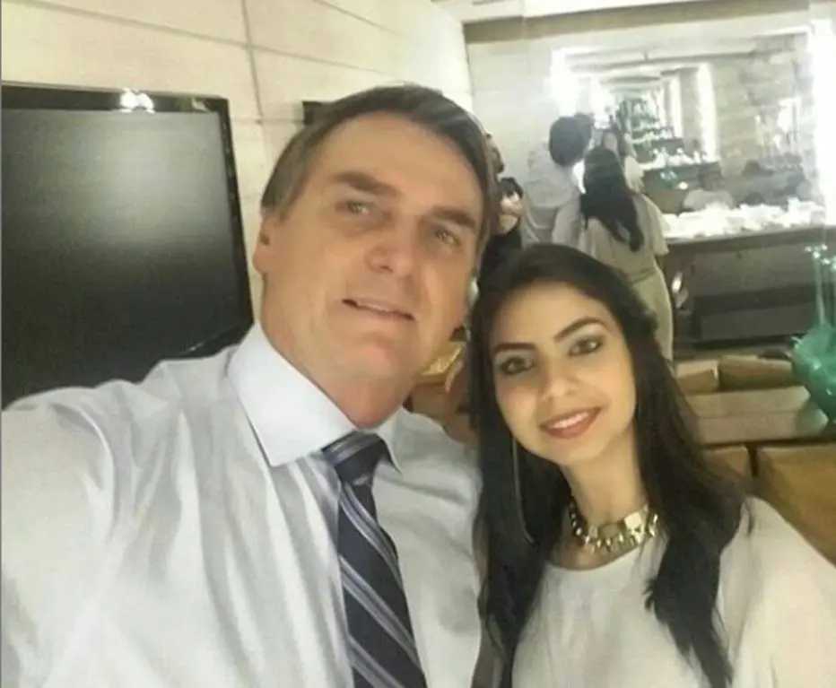 Tamires de Paula ao lado do presidente Jair Bolsonaro