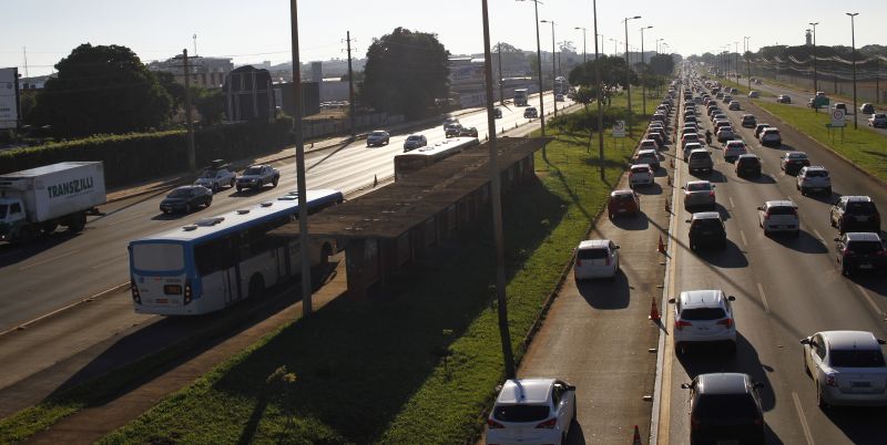 Na EPTG, a operação dos ônibus na faixa reversa e a liberação da quarta faixa para os veículos leves no sentido da via funcionarão normalmente