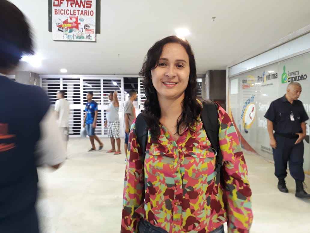 Clarice iria de Metrô para a Rodoviária Interestadual, mas se deparou com os portões da estação da Rodoviária do Plano Piloto fechados