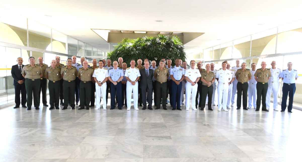 De acordo o Ministério da Defesa, durante o encontro, pela manhã, foi realizado um balanço das atividades das Forças Armadas nos primeiros quatro meses do ano