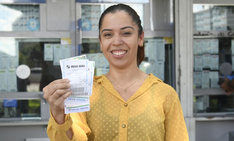 Bruna: 'Como ela (mÃ£e) estÃ¡ com esses problemas (de saÃºde), deixa  a sequÃªncia montada, e eu faÃ§o a aposta. Ela olha placa de carro, pega a idade do meu filho e vai montando a sequÃªncia de nÃºmeros'