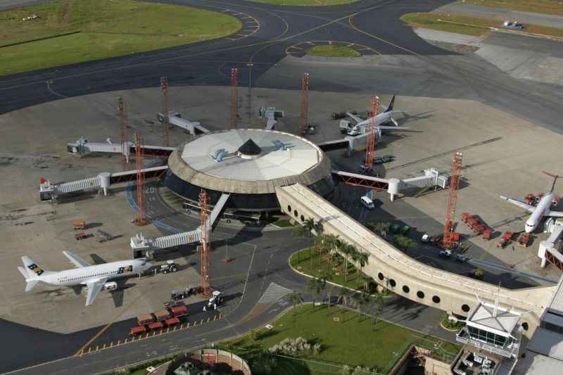 Aeroporto começou a ser construído em 1956 e hoje é o terceiro maior do país em movimentação de passageiros