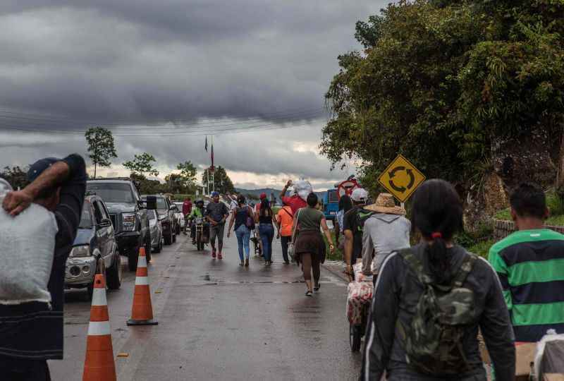 Segundo a Acnur, até março deste ano, mais de 240 mil venezuelanos ingressaram em território brasileiro alegando fugir da instabilidade política em busca de melhores condições de vida