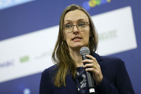 A secretária de Telecomunicações do Ministério de Ciência e Tecnologia, Miriam Wimmer, participa do seminário Inteligência Artificial na Transformação Digital