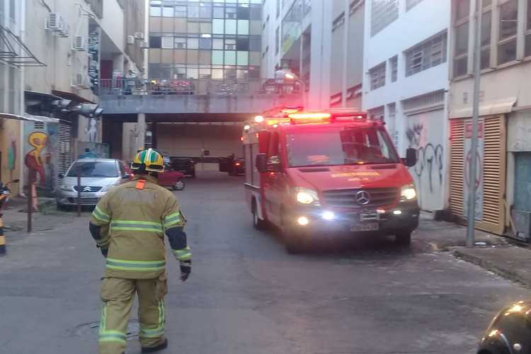 Militares fizeram a ventilação do local