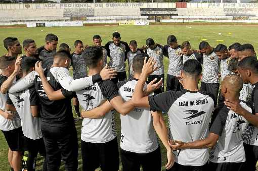 Com dois meses de salários atrasados, equipe ainda não pontuou