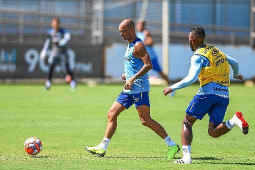 O atacante Diego Tardelli está cotado no tricolor gaúcho para enfrentar a ex-equipe pela primeira vez