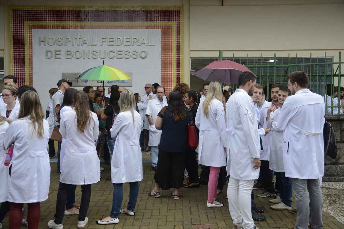 A prioridade no preenchimento das vagas será para médicos formados e habilitados com registro em qualquer Conselho Regional de Medicina do Brasil