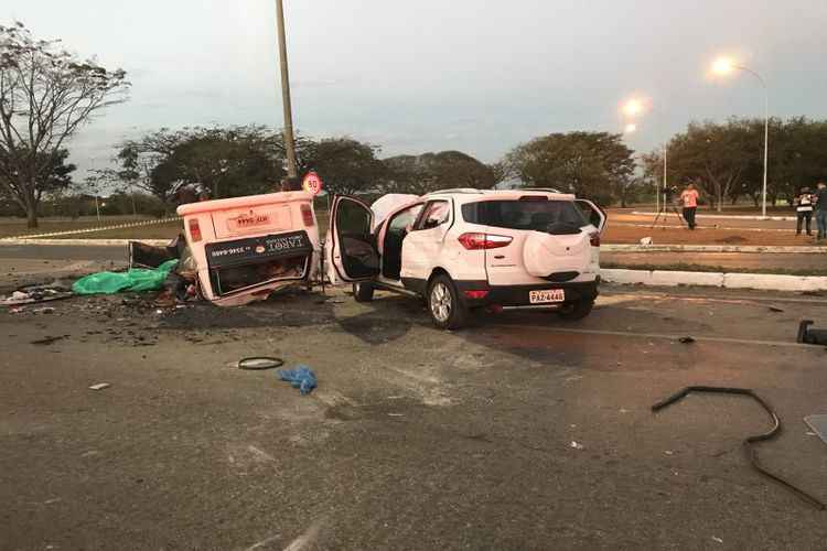 Todos os passageiros da Kombi atingida pelo assaltante morreram