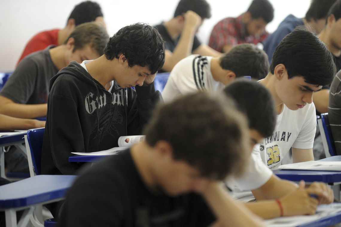 estudantes em sala de aula