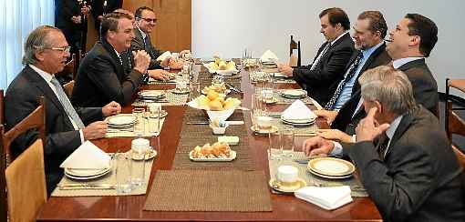 A formatação final do pacto de metas por uma agenda comum foi construída em acordo com os presidentes da República, da Câmara, do Senado e do STF