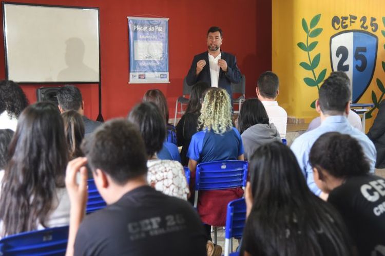 Secretário Rafael Parente lançou projeto de combate à violência