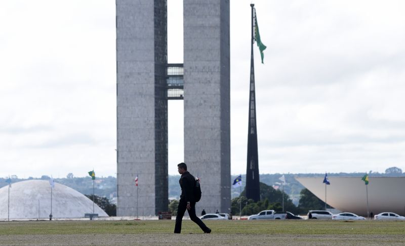 Neste sábado (1°/6), o céu deve permanecer de claro a parcialmente nublado