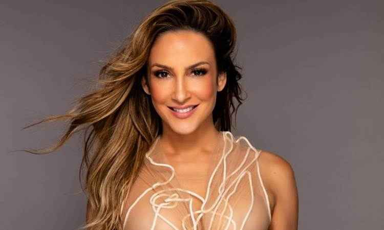 Claudia Leitte: 'Minha bebê nem bem chegou e já me deu uma nova consciência'