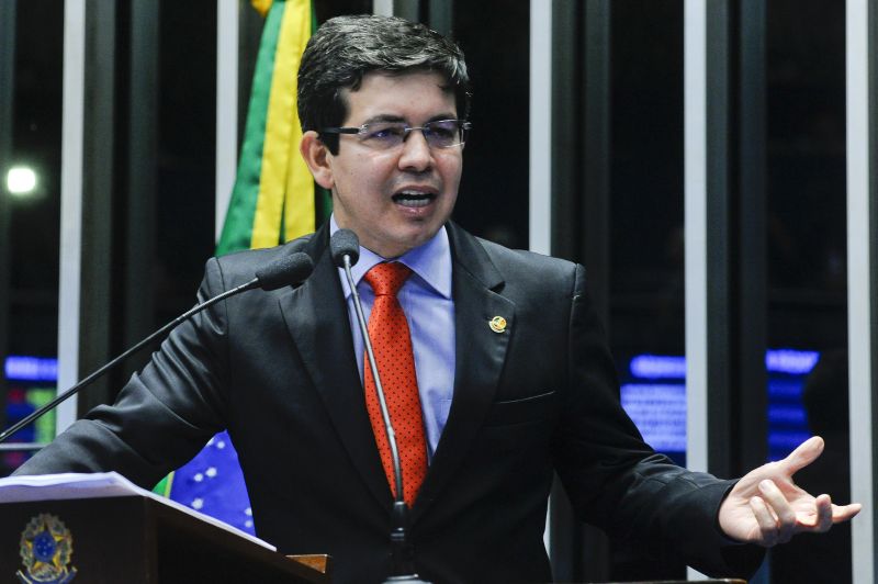 De acordo com o líder da oposição no Senado, Randolfe Rodrigues (Rede-AP),O termo do entendimento foi a liberação dos senadores para votarem favoráveis ou contrários, sem pedido de verificação para não obstruir a tramitação