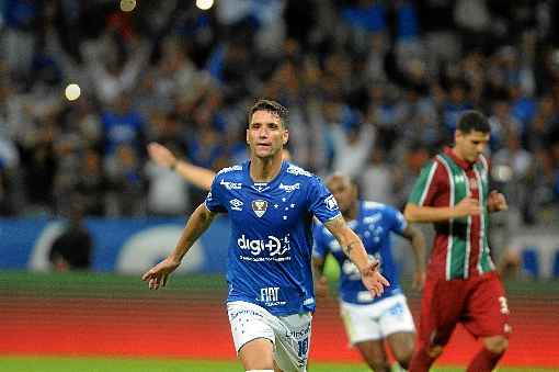 O meia Thiago Neves liderou a equipe mineira na classificação às quartas de final do mata-mata