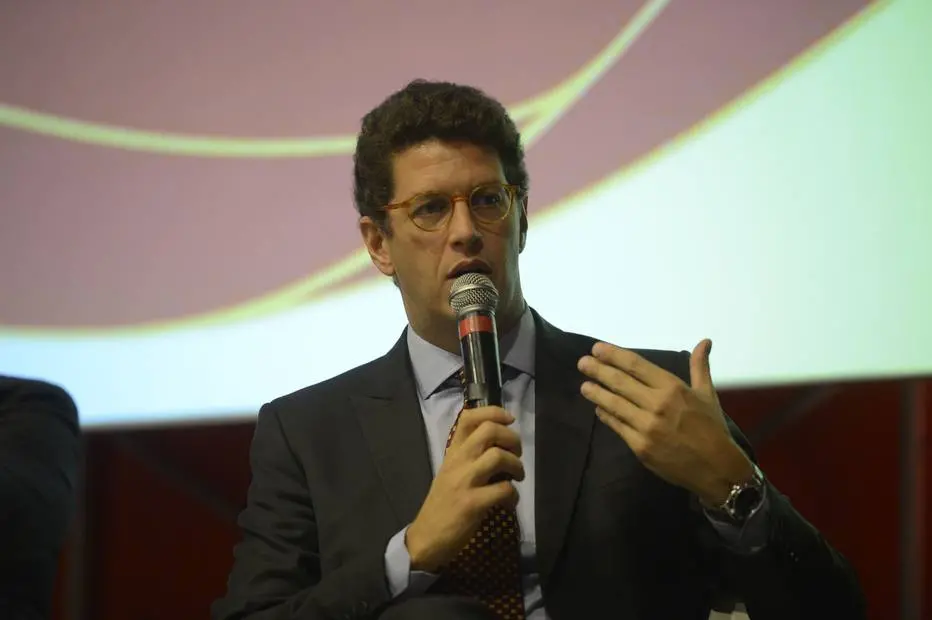 Ministro do Meio Ambiente diz que herdou desmonte de gestões anteriores e é criticado por ativistas ambientais e representantes de povos indígenas que acompanhavam cerimônia em comemoração ao Dia Mundial do Meio Ambiente