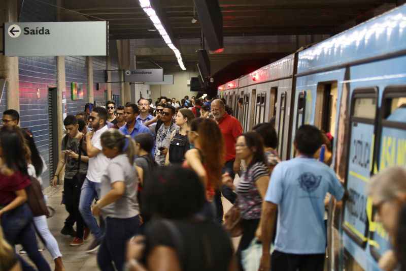 Durante a greve, os trens funcionam em esquema especial
