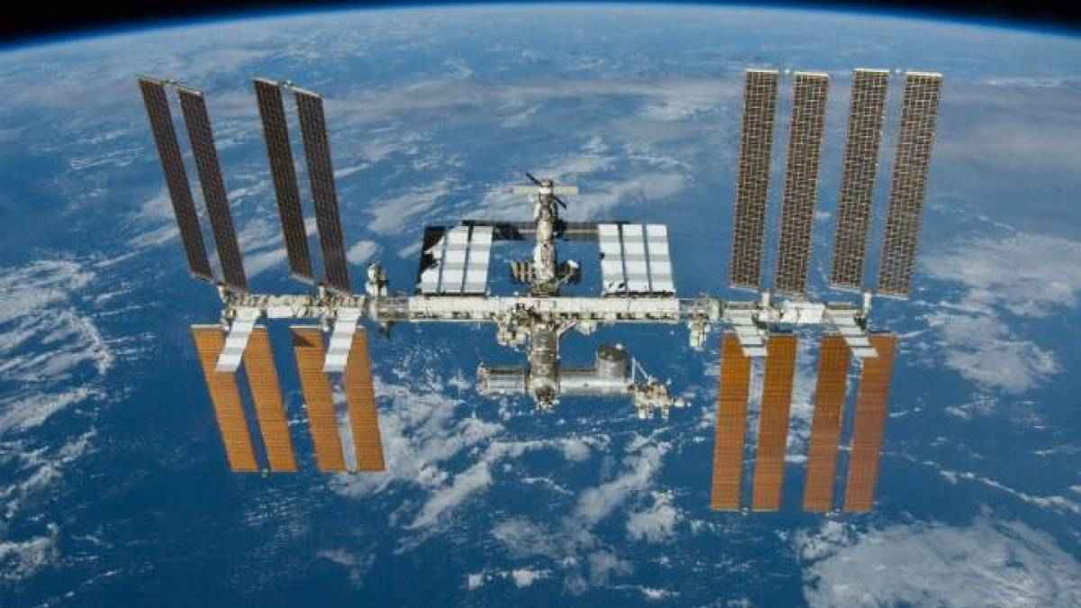 Os ''astronautas privados'' serão transportados por duas companhias que estão desenvolvendo veículos para a Nasa